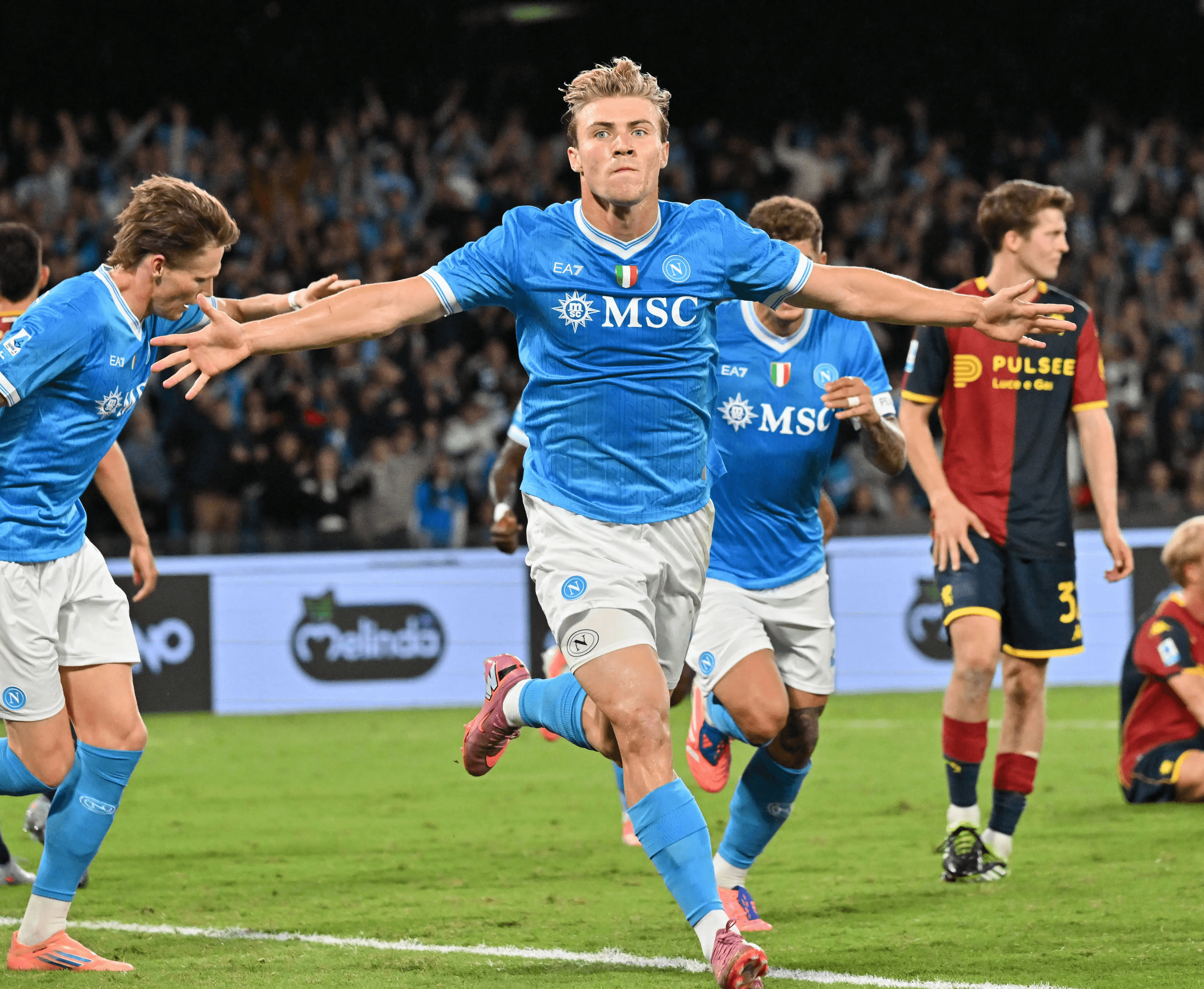 نابولي يقرر شراء هويلوند مبكراً في يناير ويونايتد يوافق على البيع