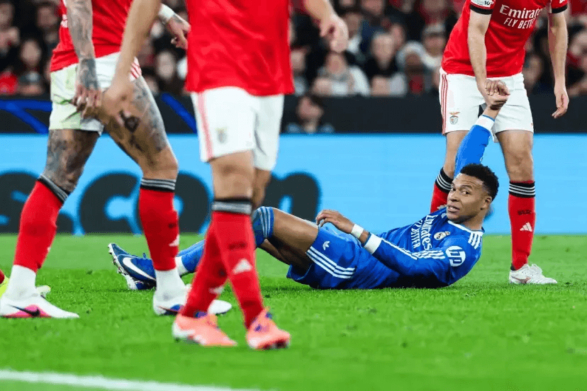 53 दिनों की साइडलाइनिंग का झटका! एमबापे अपने पूरे करियर की सबसे बुरी चोट संकट से हतबल और परेशान!