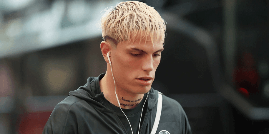 पत्रकार: गार्नाचो सोने की खानेवाली के साथ रह रहा है और फुटबॉल पर ध्यान नहीं दे रहा