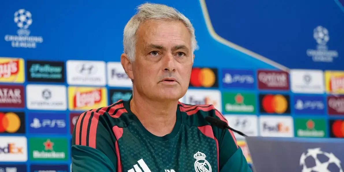 José Mourinho sobre a queda de rendimento de Vinícius Júnior: ele tem a maior responsabilidade defensiva entre os três atacantes