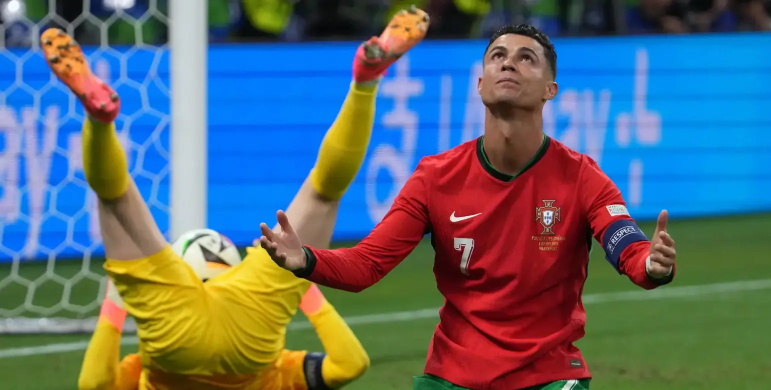 ট্রাম্প, ক্রিস্তিয়ানো রোনালদো, প্রিমিয়ার লিগ, ম্যানচেস্টার ইউনাইটেড, camel.live
