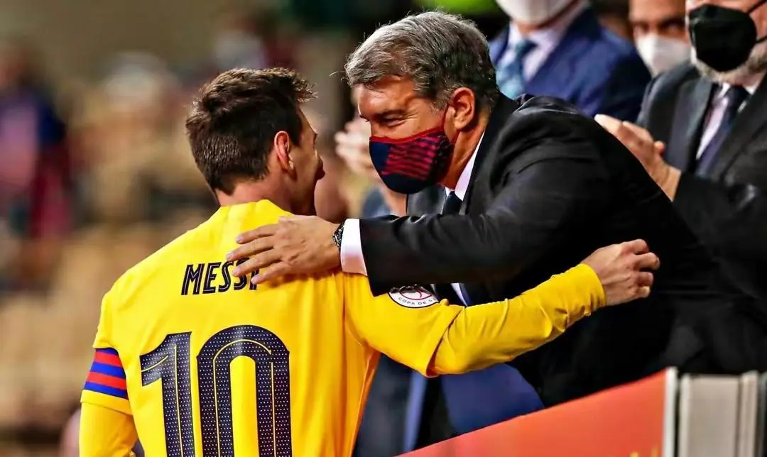 Barcelona, Camp Nou, Messi, Laporta, Camel Live