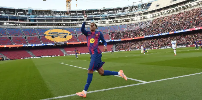 لامين يامال، برشلونة، ريال بيتيس، فليك، كاميل.لايف