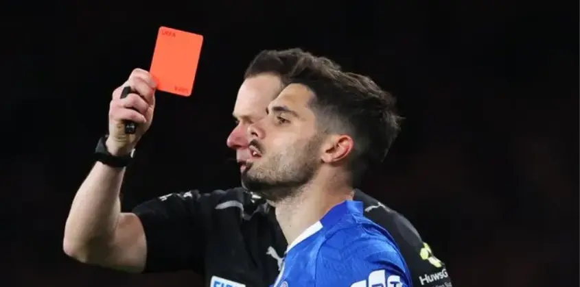Red Card,Arsenal,Chelsea,Premier,League,camel.live