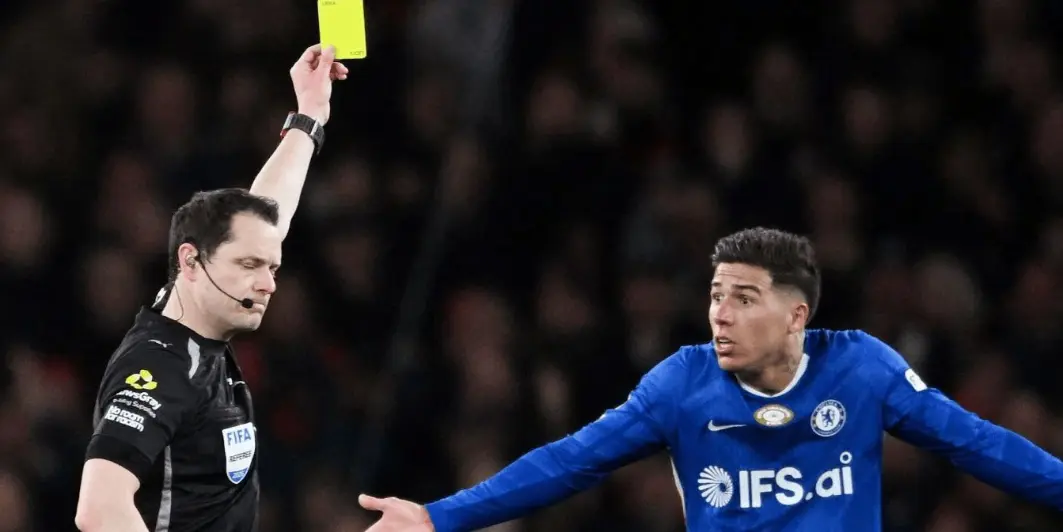 Explicación de las nuevas reglas de la Premier League: sin pausas obligatorias para beber y con mano dura contra la pérdida de tiempo