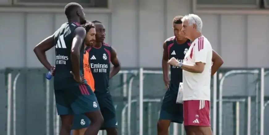 El primer partido de Mourinho en su regreso al Real Madrid: anunciar antes de tiempo la alineación titular para poner a prueba la discreción