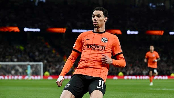 “يلعب مثل نونيز ونسبة فشله 100%”.. تباين في الآراء حول أداء صلاح وإيكيتيكي أمام ليفربول ويوكوهاما