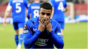 من أجل عيون ليل الفرنسي.. مدرب رينجرز يفضح كواليس تمرد نجمه المغربي!