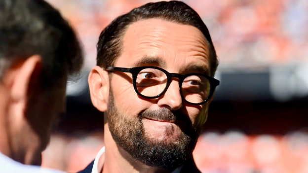 شرير الليجا.. بوردالاس يتحدى قيود تيباس ويجهز “كرته القبيحة” لإسقاط ريال مدريد وبرشلونة!