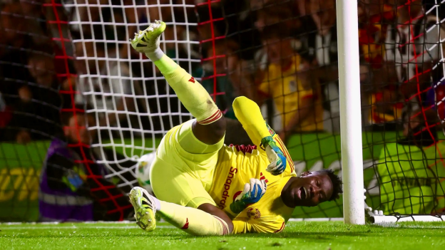 مانشستر يونايتد ضد جريمسبي | إذا لم تر شيئًا يبعث على الضحك الليلة .. فلا تصدق شقيقك بعد اليوم يا أندريه أونانا، وبرونو فيرنانديش اختار الكوميديا بدل السعودية!