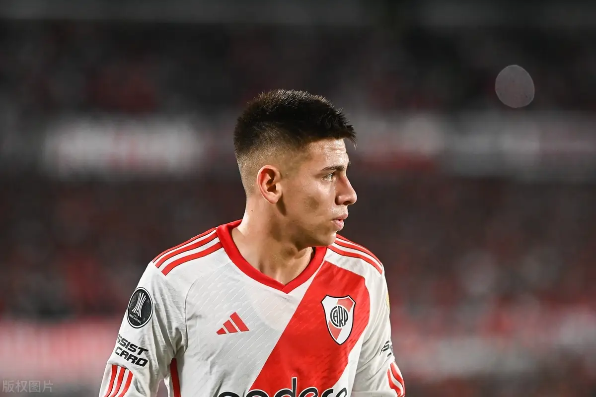 إيشيفيري غير راض عن قلة الفرص في ليفركوزن ويأمل بالعودة لريفر بليت