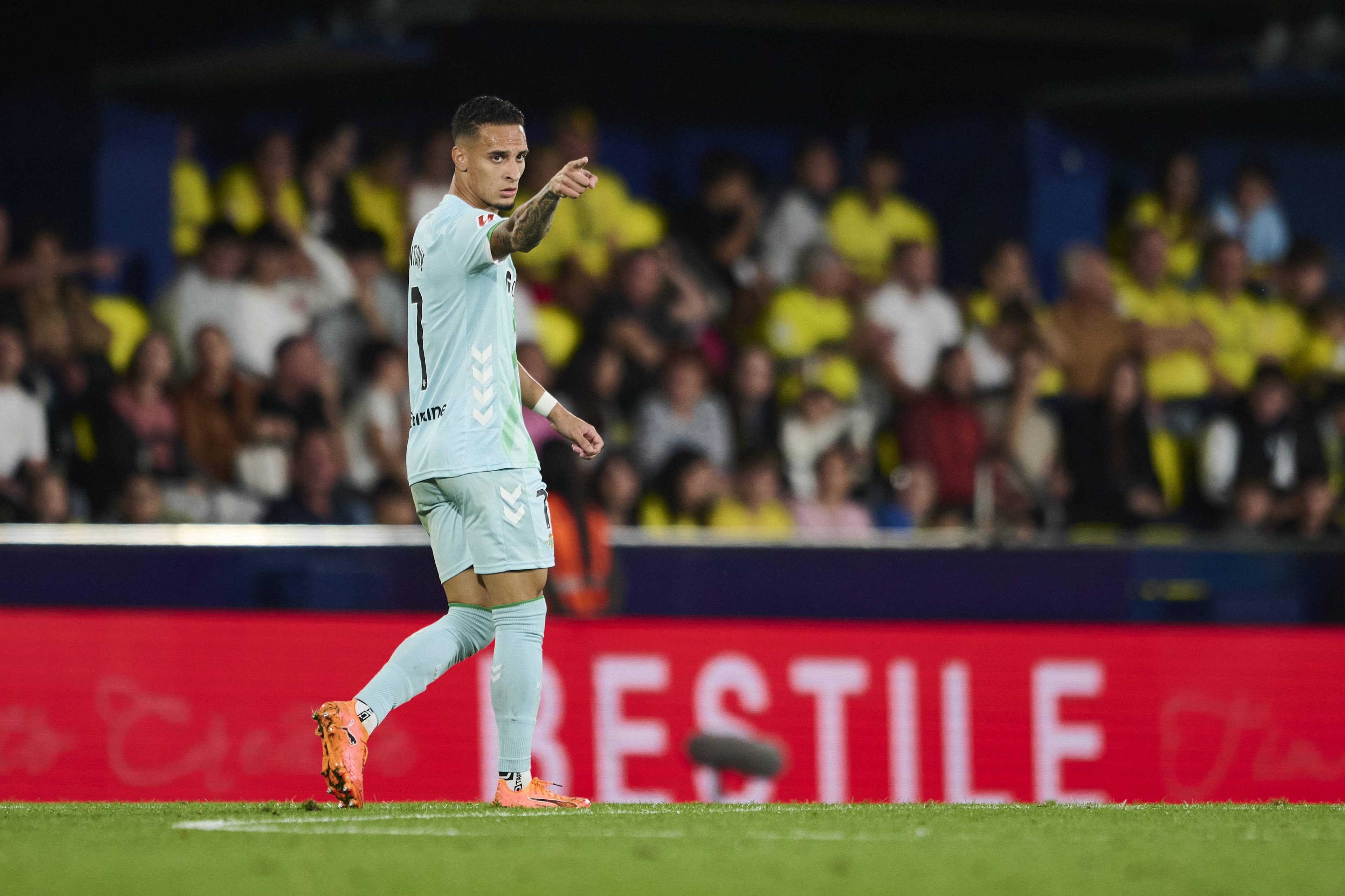 أنطوني: هدفنا هو الوصول لنهائي الدوري الأوروبي؛ وأحلم بارتداء قميص البرازيل مرة أخرى