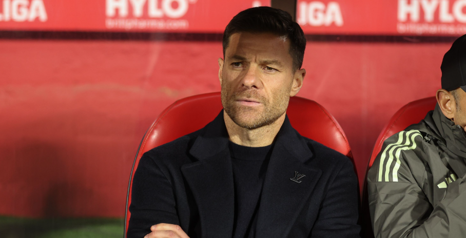 अलोंसो: कैरेरस का लाल कार्ड अत्यंत विवादास्पद है - लगता है कि रेफरी ने जानबूझकर उसे निशाना बनाया, हम यह फैसला स्वीकार नहीं करते