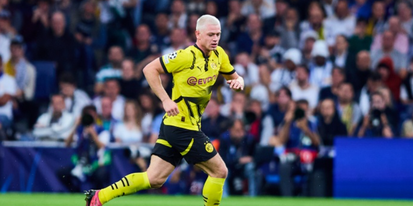 বার্সেলোনা এখনও সক্রিয়ভাবে উপযুক্ত রাইট-ব্যাক খুঁজছে, প্রার্থীদের মধ্যে রয়েছেন জুলিয়ান রায়ারসন