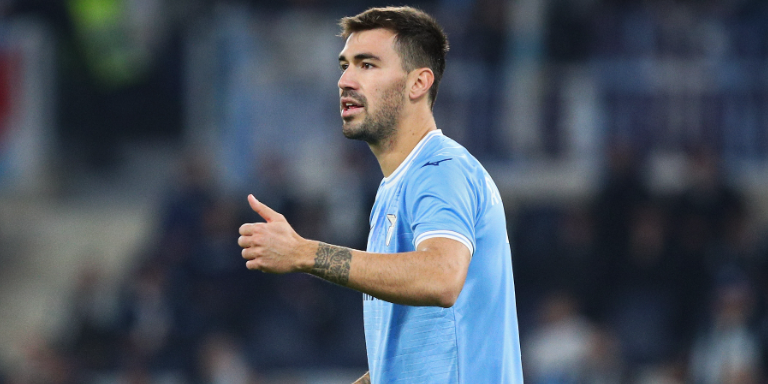 আলেসিও রোমানিওলির ট্রান্সফার ভেস্তে যায়: চুক্তি সময়মতো জমা দেওয়া হয়নি, খেলোয়াড় ক্রুদ্ধ