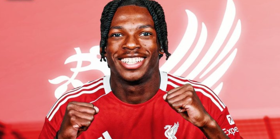 يسحب البساط من تشيلسي في الصفقة: ليفربول يضمن التعاقد مع قلب دفاع رين البالغ 20 عامًا جيريمي جاكيه