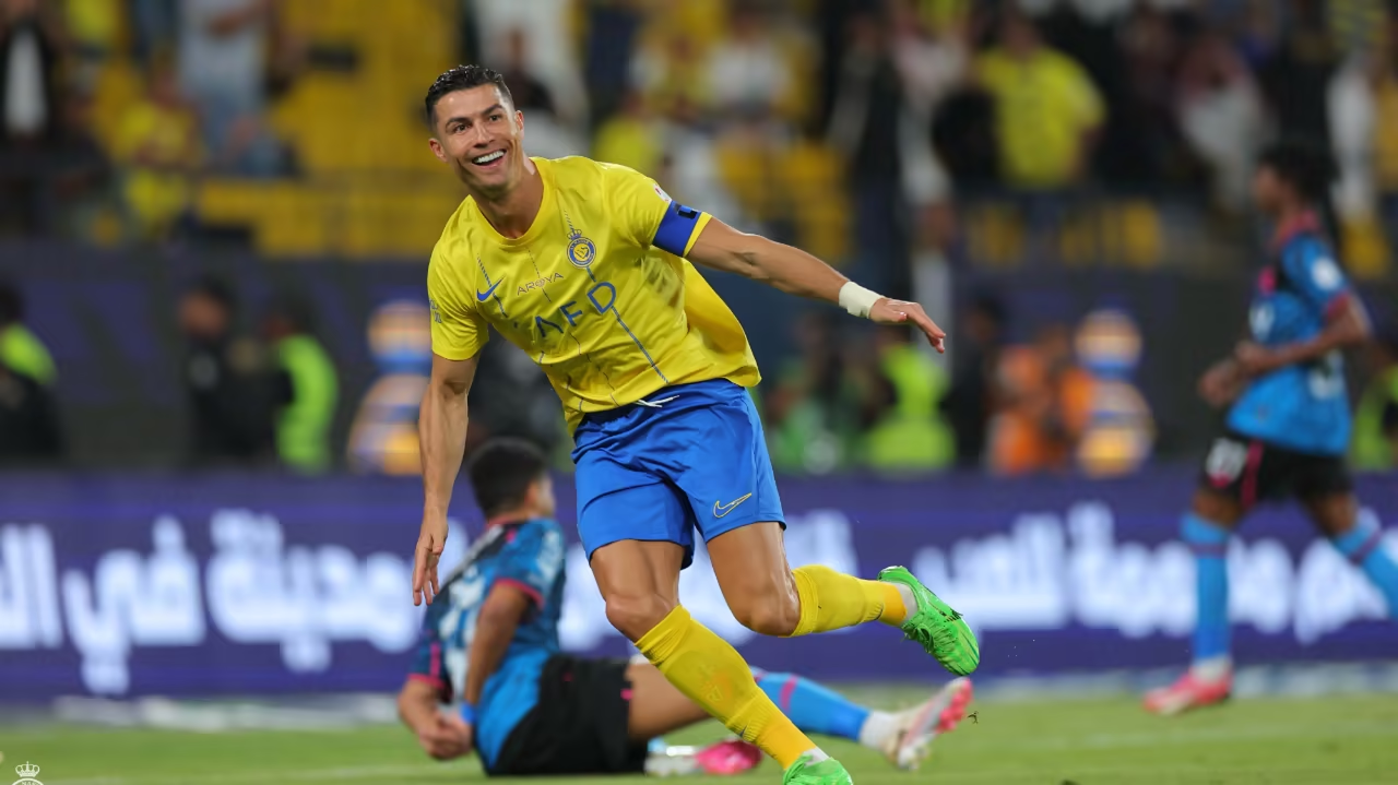 एमएलएस सर्वे में झटका! 22 शीर्ष अधिकारियों में से 13 चाहते हैं रोनाल्डो को साइन करें – केवल 8 ने अस्वीकार किया जीओएटी को, मेसी के साथ पुनर्मिलन संभव!