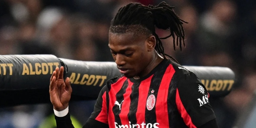 Rafael Leão Menuntut Penjelasan dari Christian Pulisic di Ruang Ganti atas Kegagalan Memberi Umpan