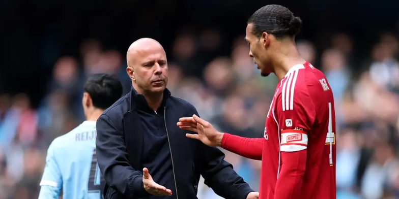 Arne Slot dalam Krisis Pemecatan: Para Pemain Lebih Hebat Berbicara daripada Bermain